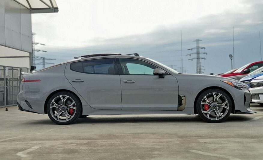 Kia Stinger Niski przebieg | Bogata wersja